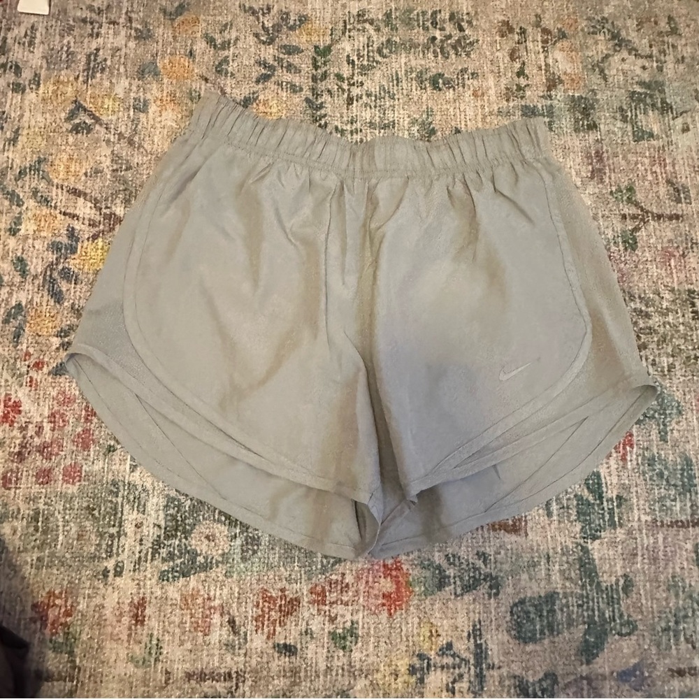 gray nike shorts